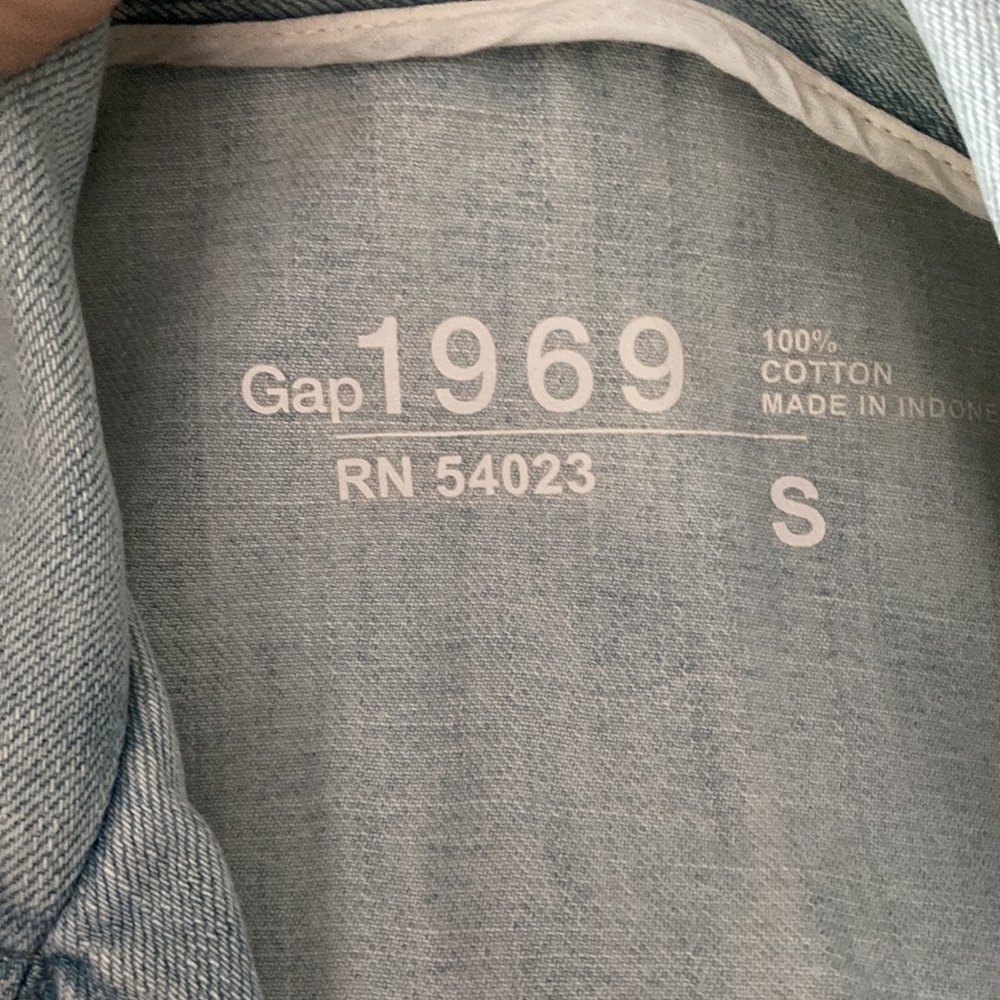 Gap Jean jacket - Picture 2 of 3